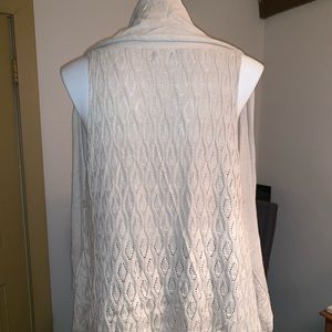 NY&Co Pretty Sweater Vest